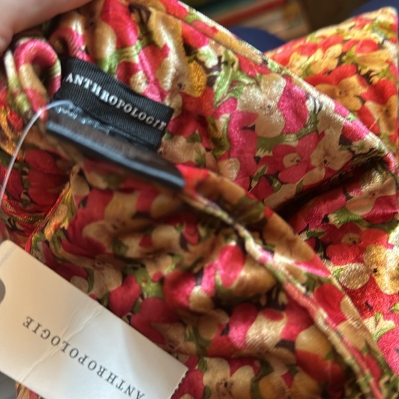 *NEW* ANTHROPOLOGIE GARNET VELVET PUFFER SCARF - Picture 3 of 6